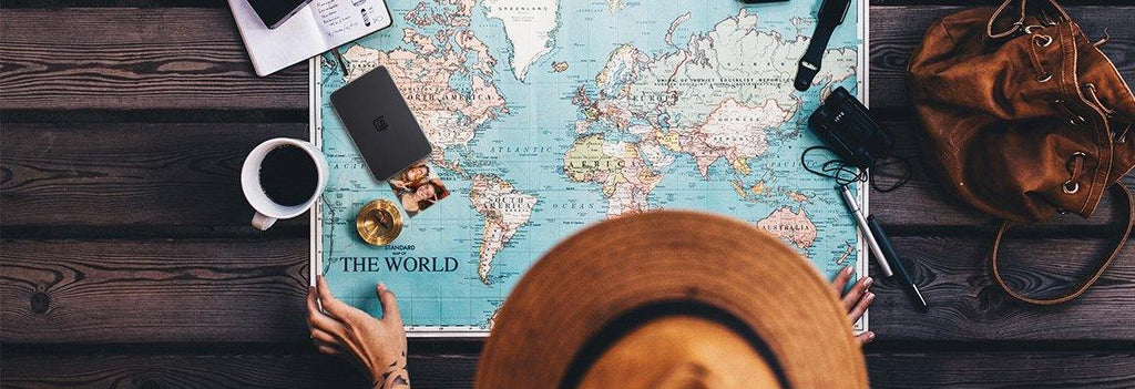 Holiday Must-Haves: A Guide to the 8 Best Travel Essentials for Every Trip